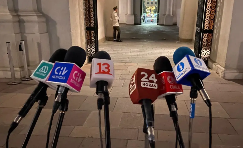 Micrófonos de medios en La Moneda